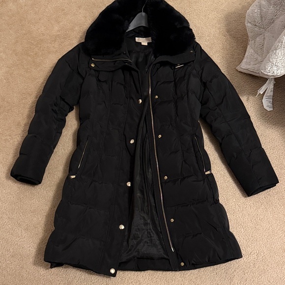 MICHAEL Michael Kors Jackets & Blazers - MICHAEL Michael Kors Black Puffer Jacket